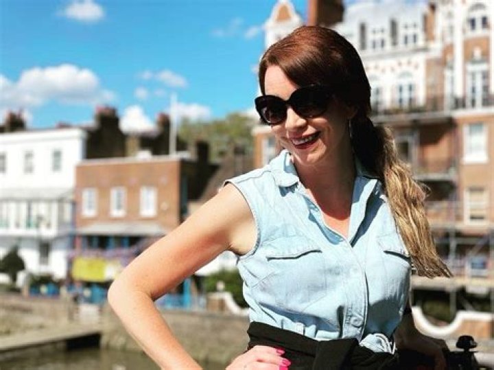 
Elizabeth Rizzini Height, Weight, Net Worth, Age, Birthday, Wikipedia, Who, Instagram, Biography 