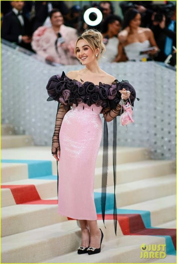 
Met Gala red carpet 2023: Co-hosts Chloe Fineman, La La Anthony arrive in style | See pics 